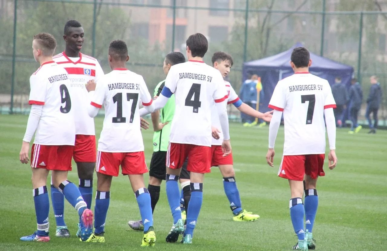 爱游戏官网网页版入口-包含汉堡SV队在比赛中展现出强大的实力的词条