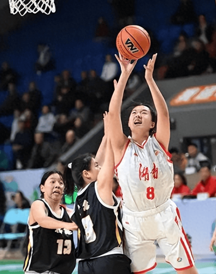 湖南队在最新一场比赛中全力争胜,跻身前三名的简单介绍 湖南队在最新一场比赛中全力争胜,跻身前三名的简单介绍