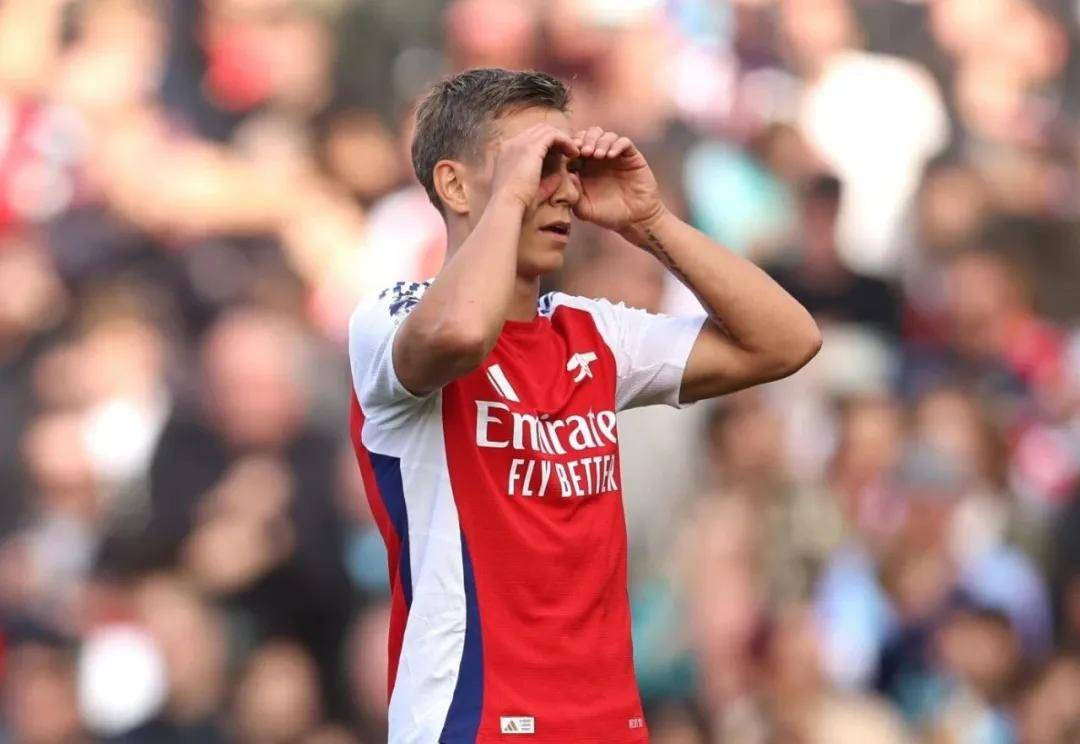 爱游戏官网网页版入口-阿森纳客场逆袭，取得关键胜利