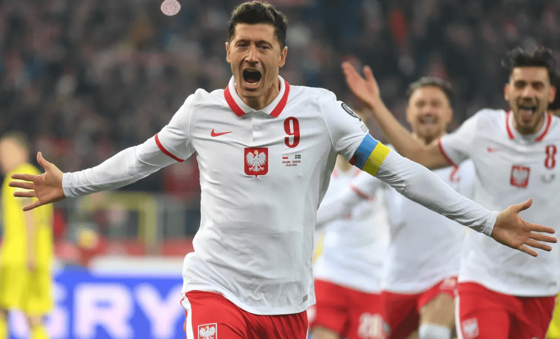 爱游戏登录入口-波兰队以惊人表现晋级欧洲杯半决赛