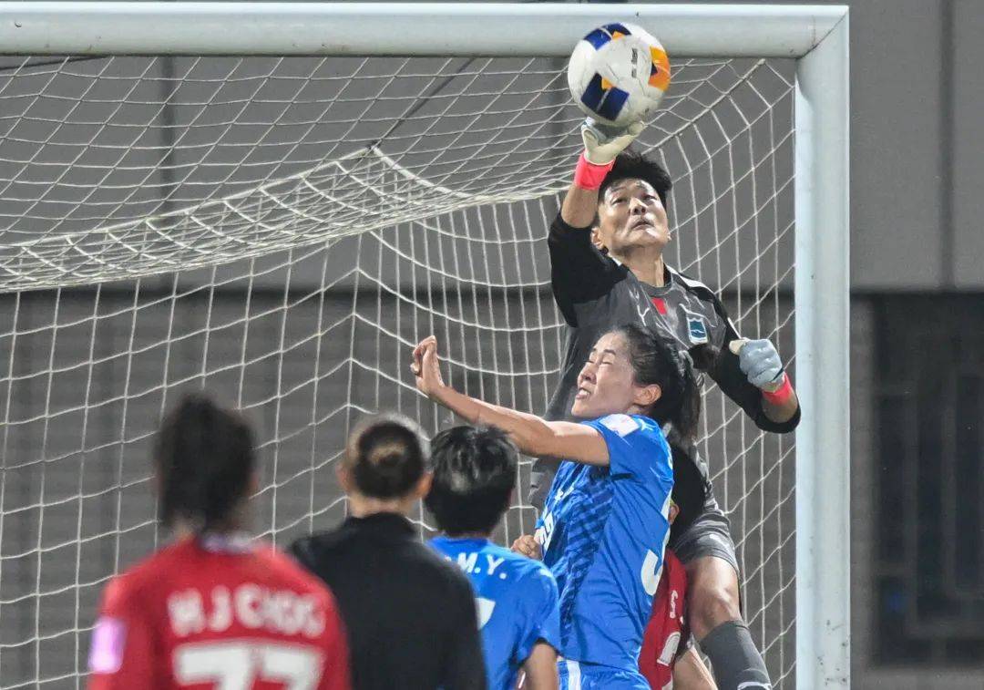 爱游戏中国官网-关于亚冠淘汰赛精彩迭起，胜者鹊桥相会的信息