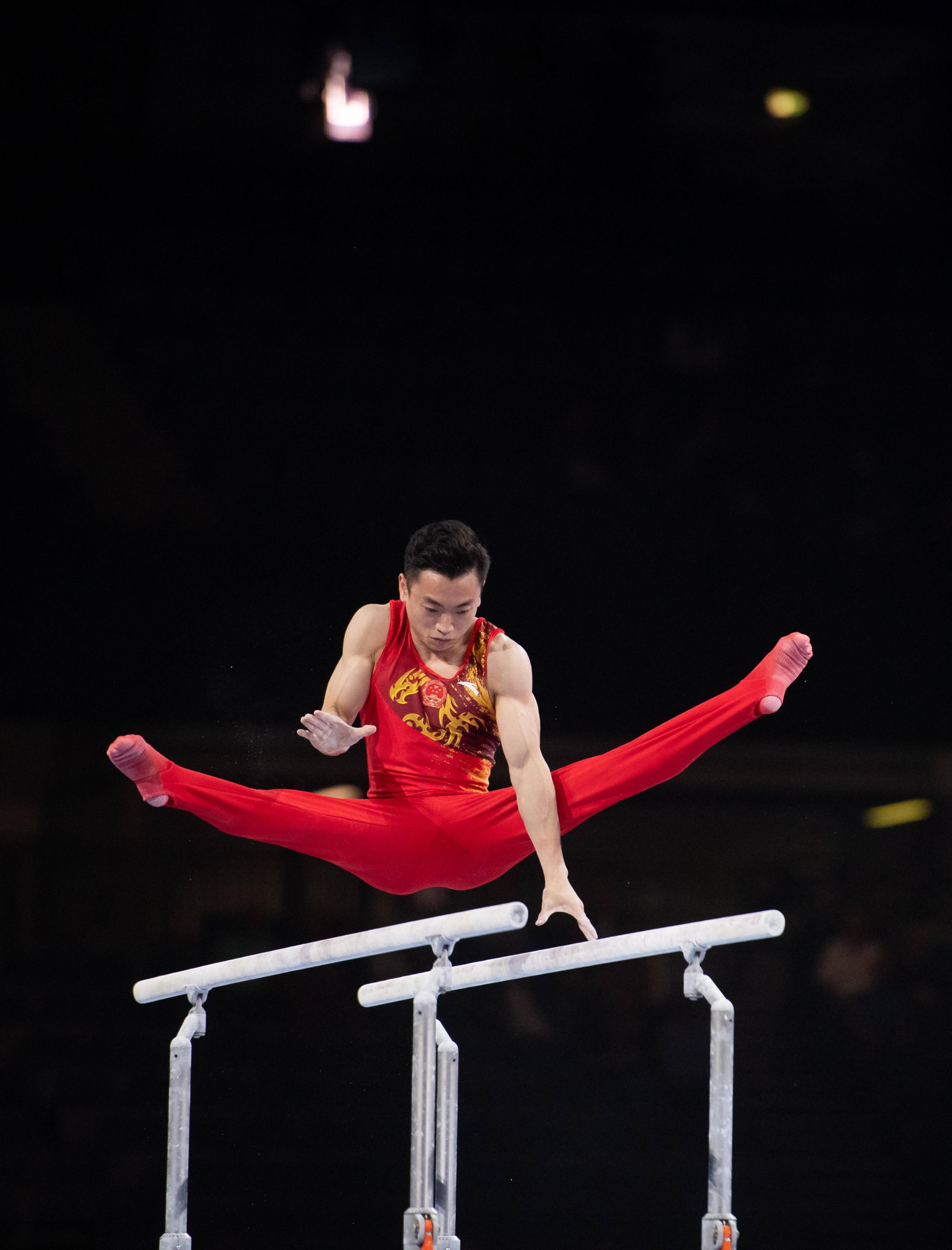 爱游戏入口-厄瓜多尔短跑选手速度惊人，登上领奖台