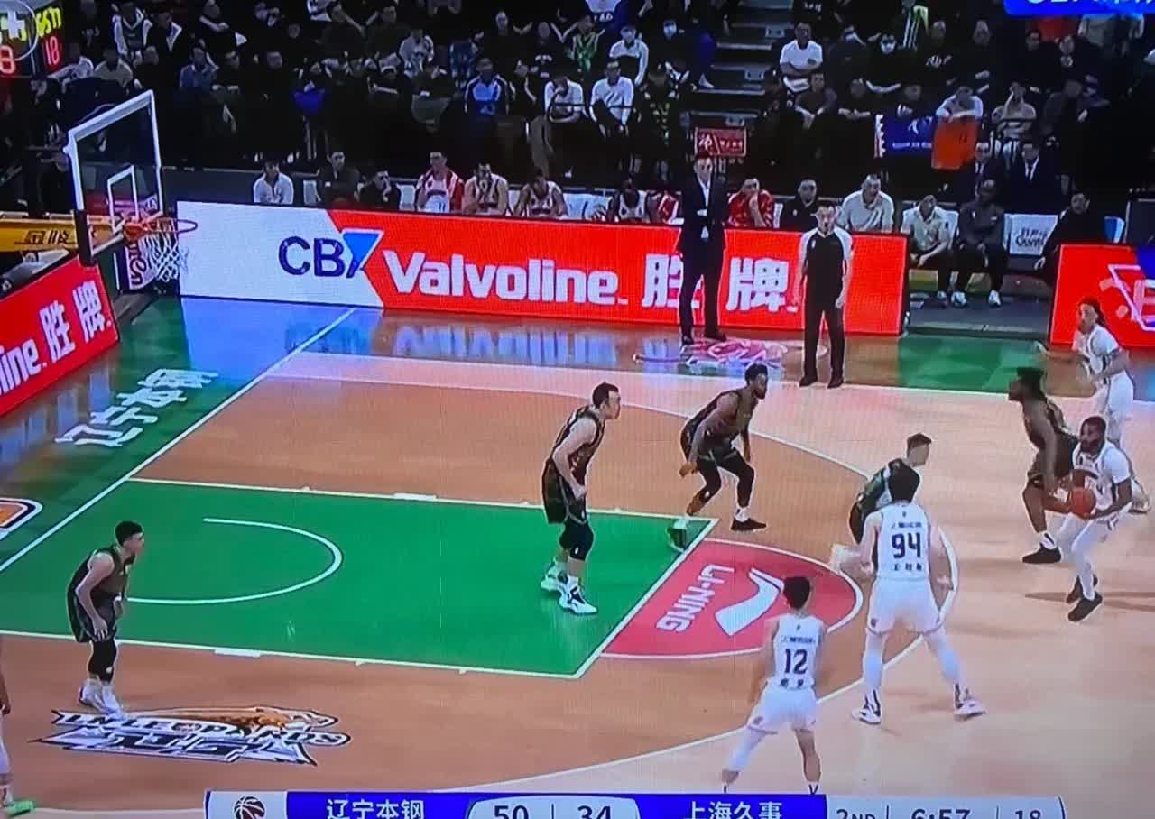 爱游戏网页版入口-上海队客场不敌对手，遭遇失利