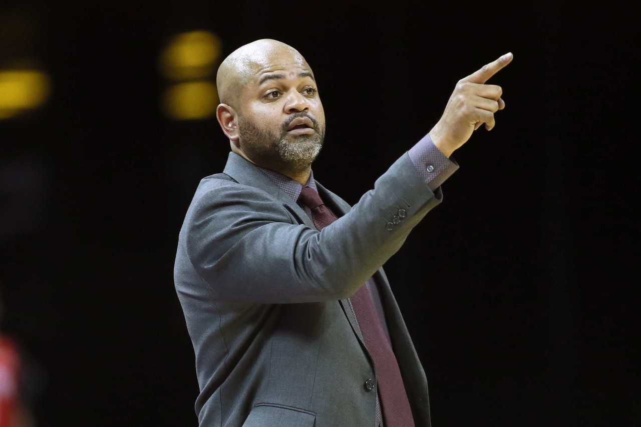 爱游戏官网-关于步行者队主教练麦克米兰督促队员加强训练，提升实力的信息