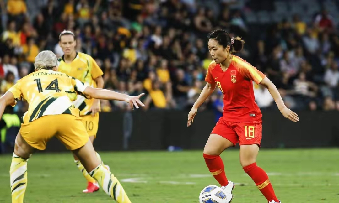 爱游戏app下载-包含国际足球比赛中，女选手展现出众实力的词条