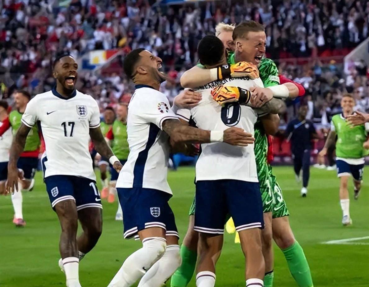 爱游戏官网入口-英格兰队在争议比赛中取得胜利，备受瞩目