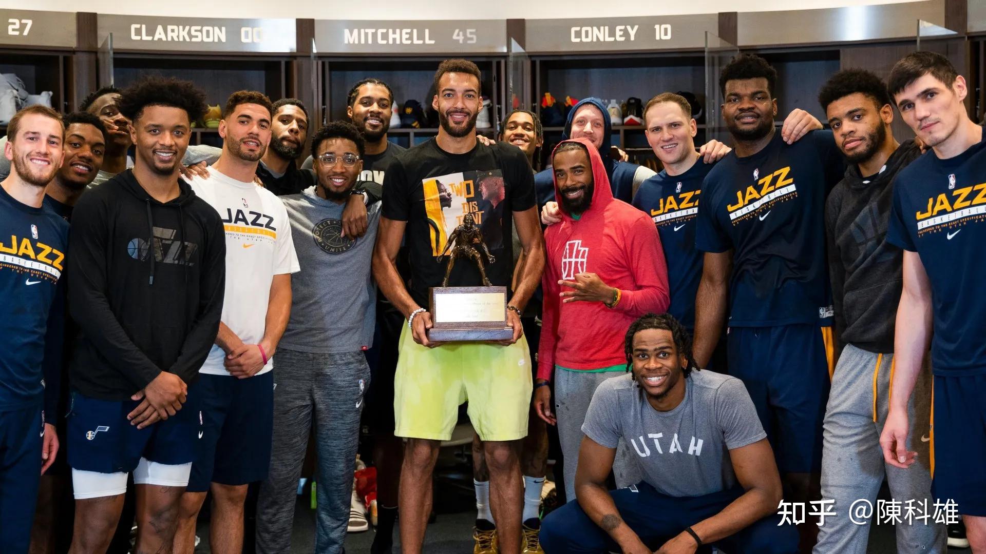 爱游戏官网入口-篮网队在对决中夺得胜利获得季后赛资格