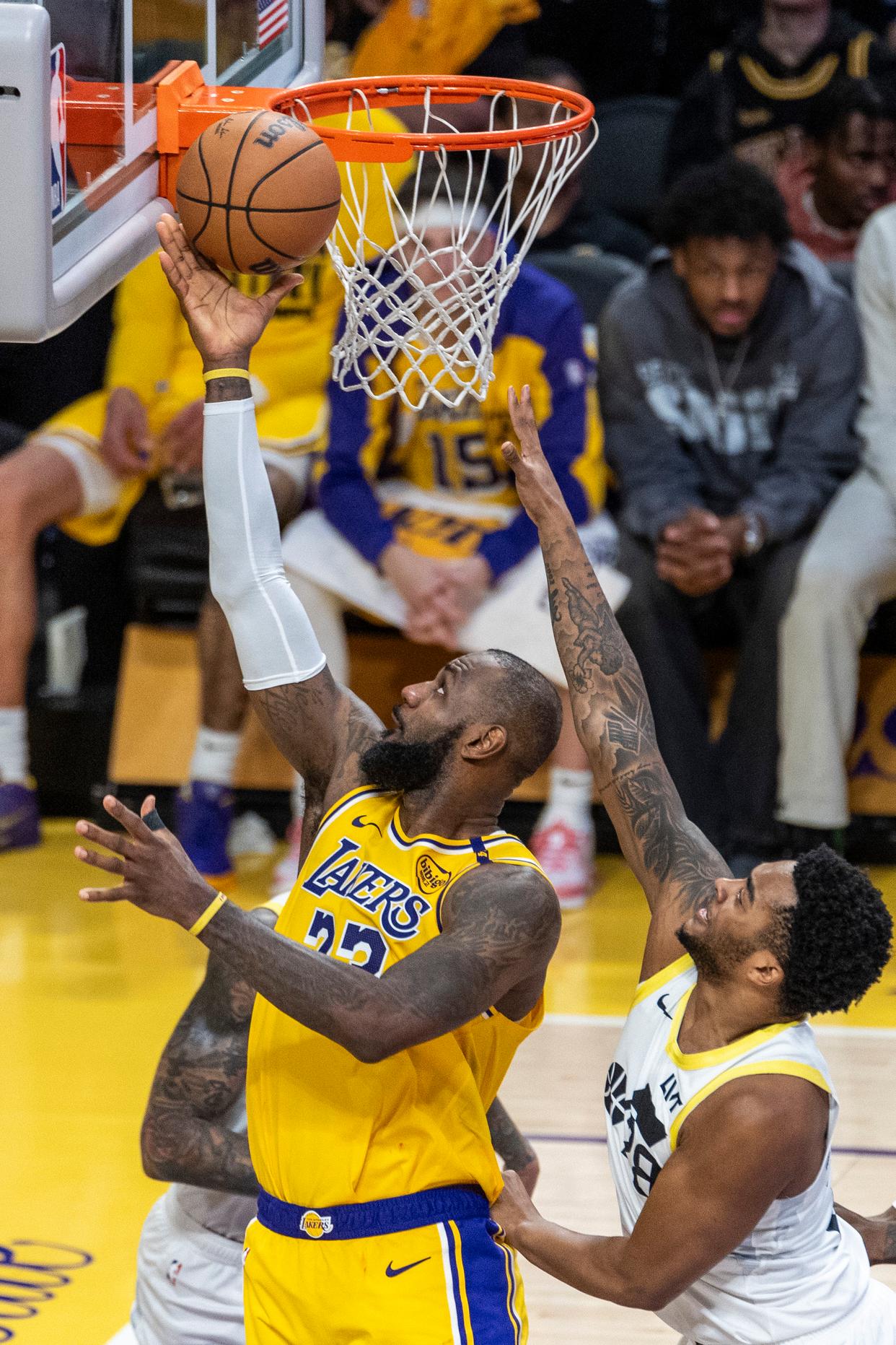 美国NBA赛季战况激烈,球队竞争激烈 美国NBA赛季战况激烈,球队竞争激烈