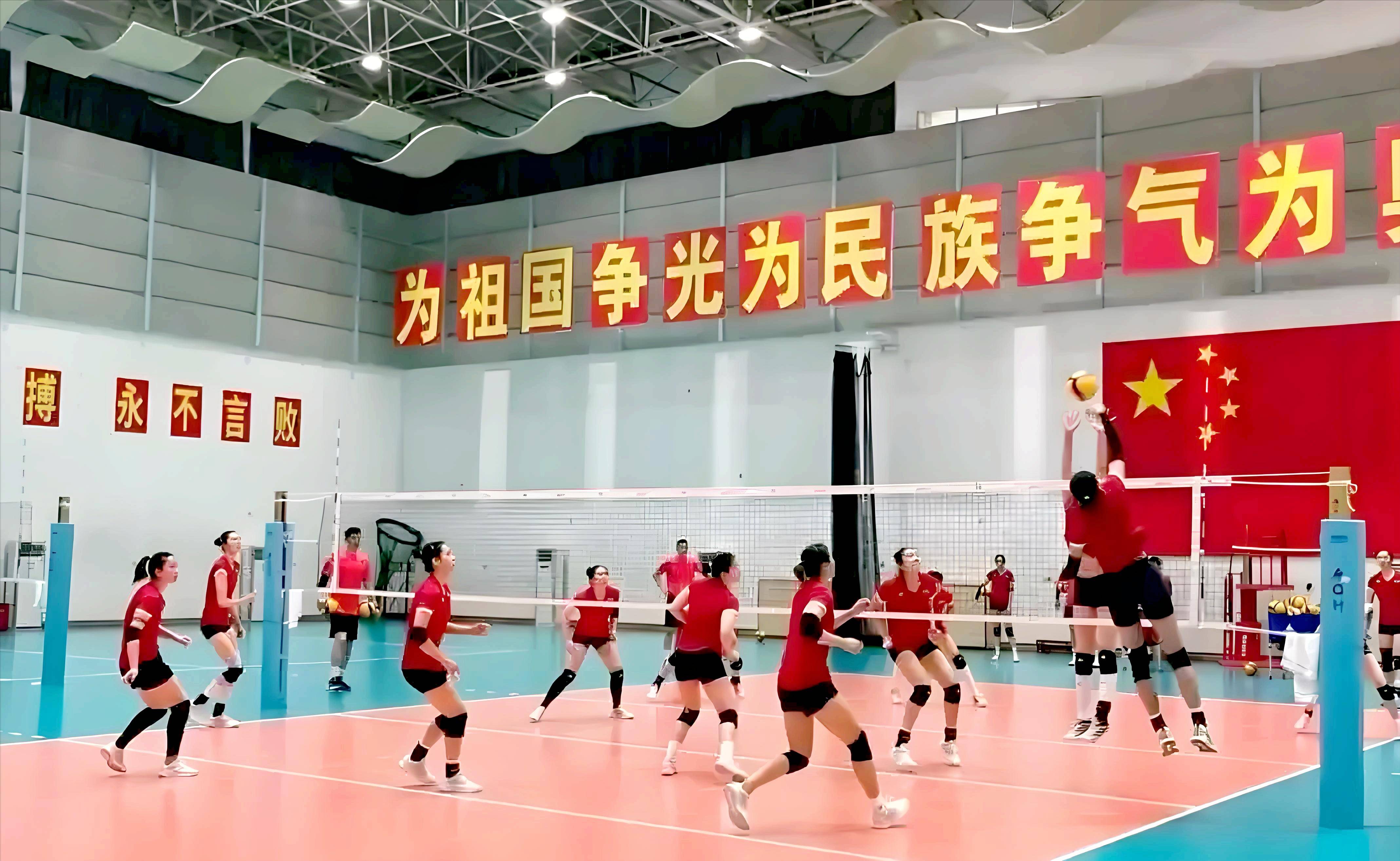 核心球员在场上发挥出色带领球队获胜