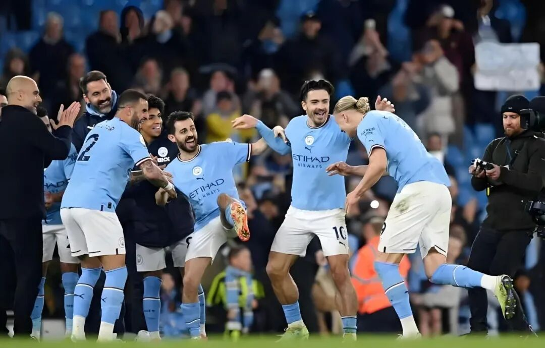 爱游戏官网-曼城继续胜势，英超夺冠热门浮现